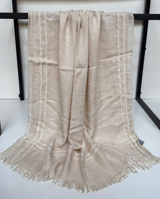 Sera linen scarf on