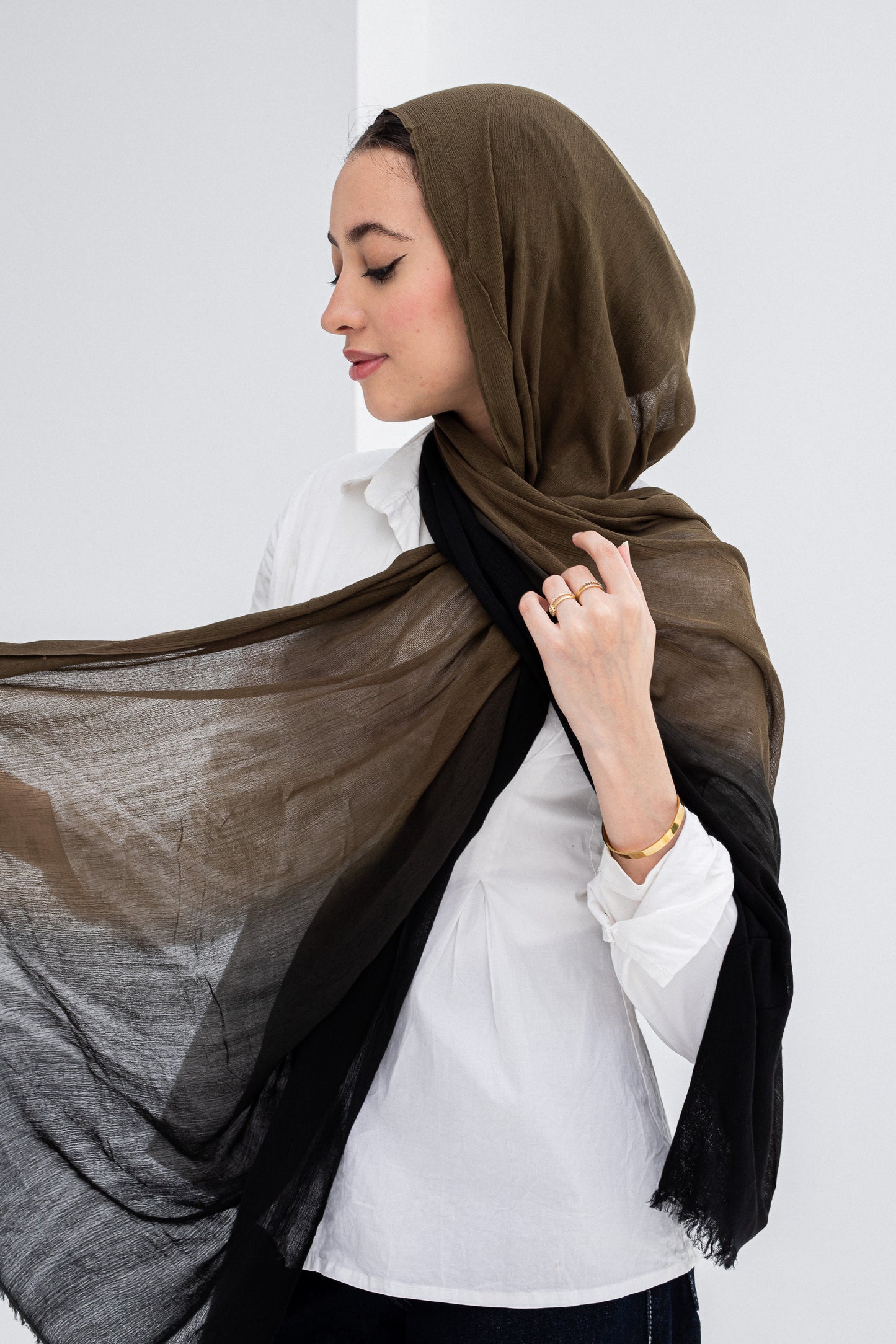 Gradia scarf /black&olive