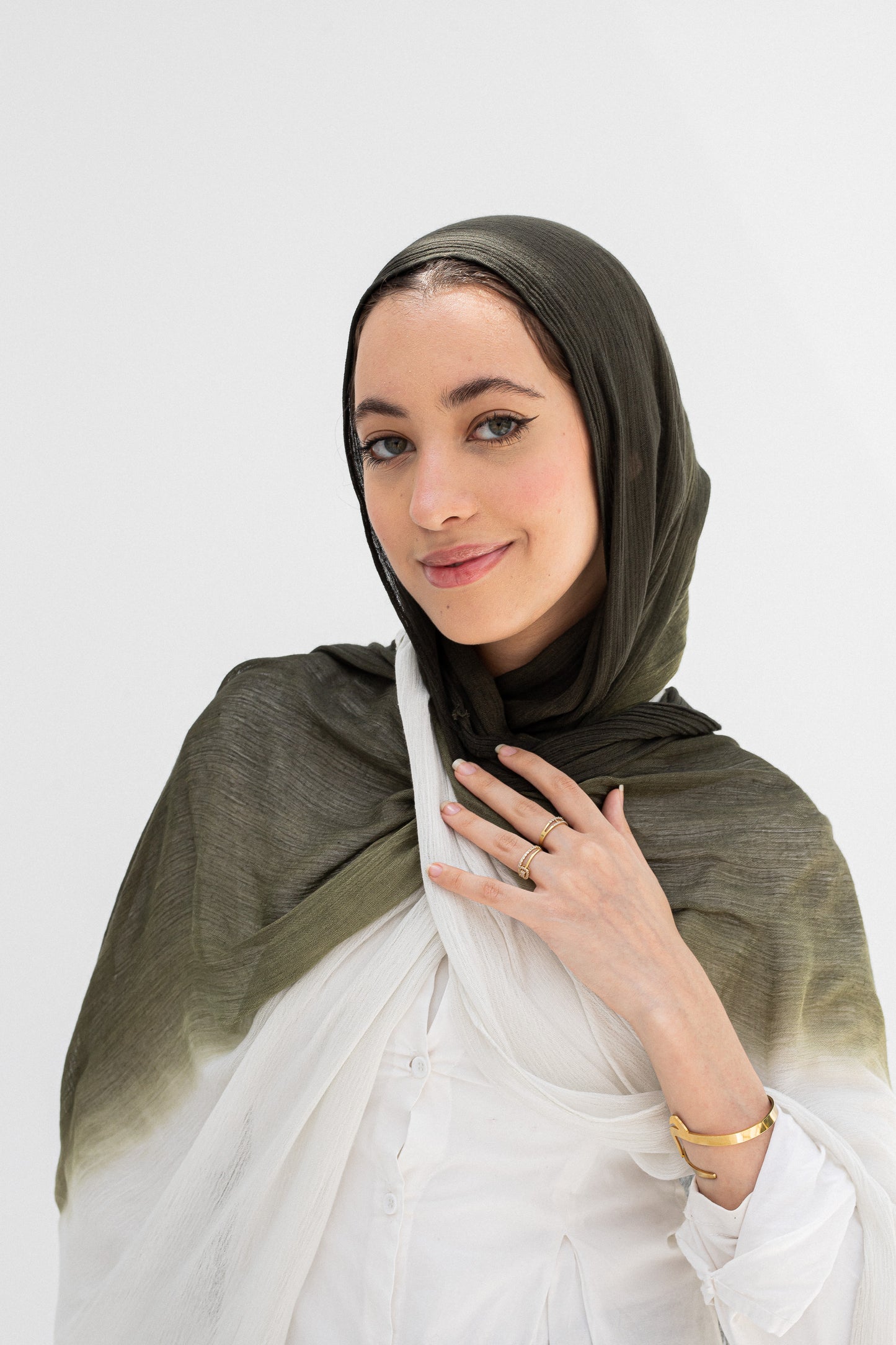 Gradia scarf/olive&white