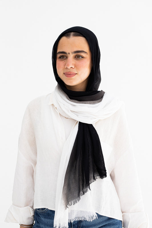 Gradia scarf/white&black