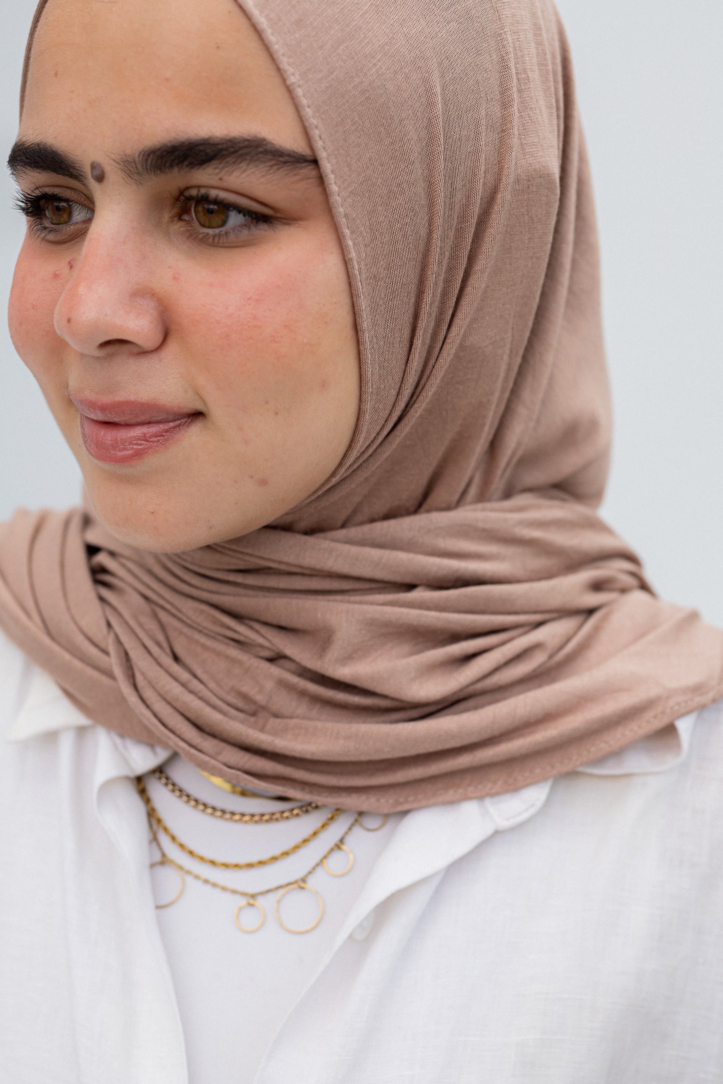 Dark beige slipon scarf