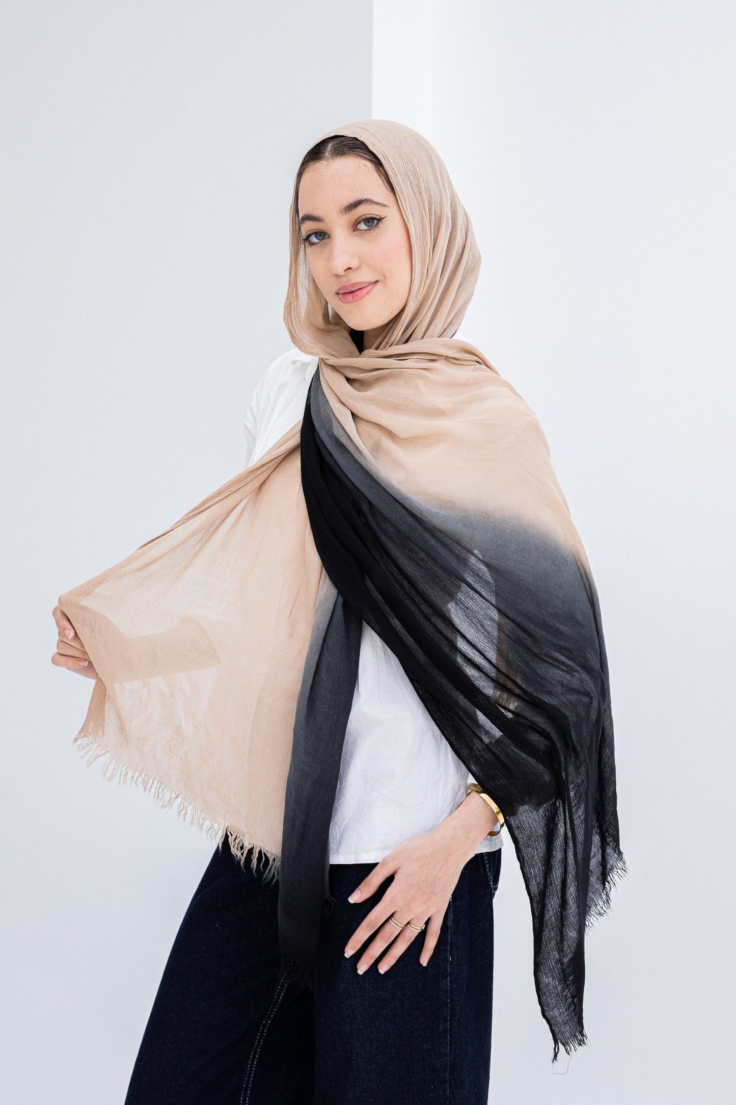 Gradia scarf/beige&black