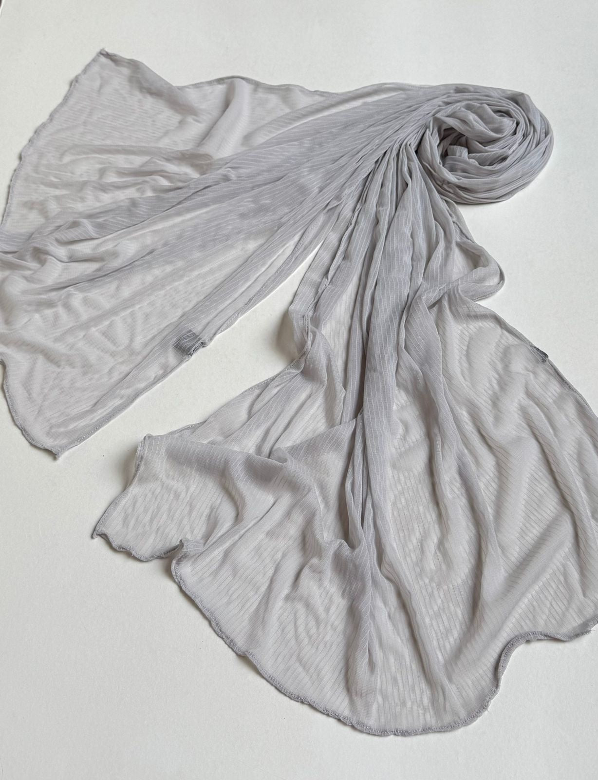 Amoura scarf