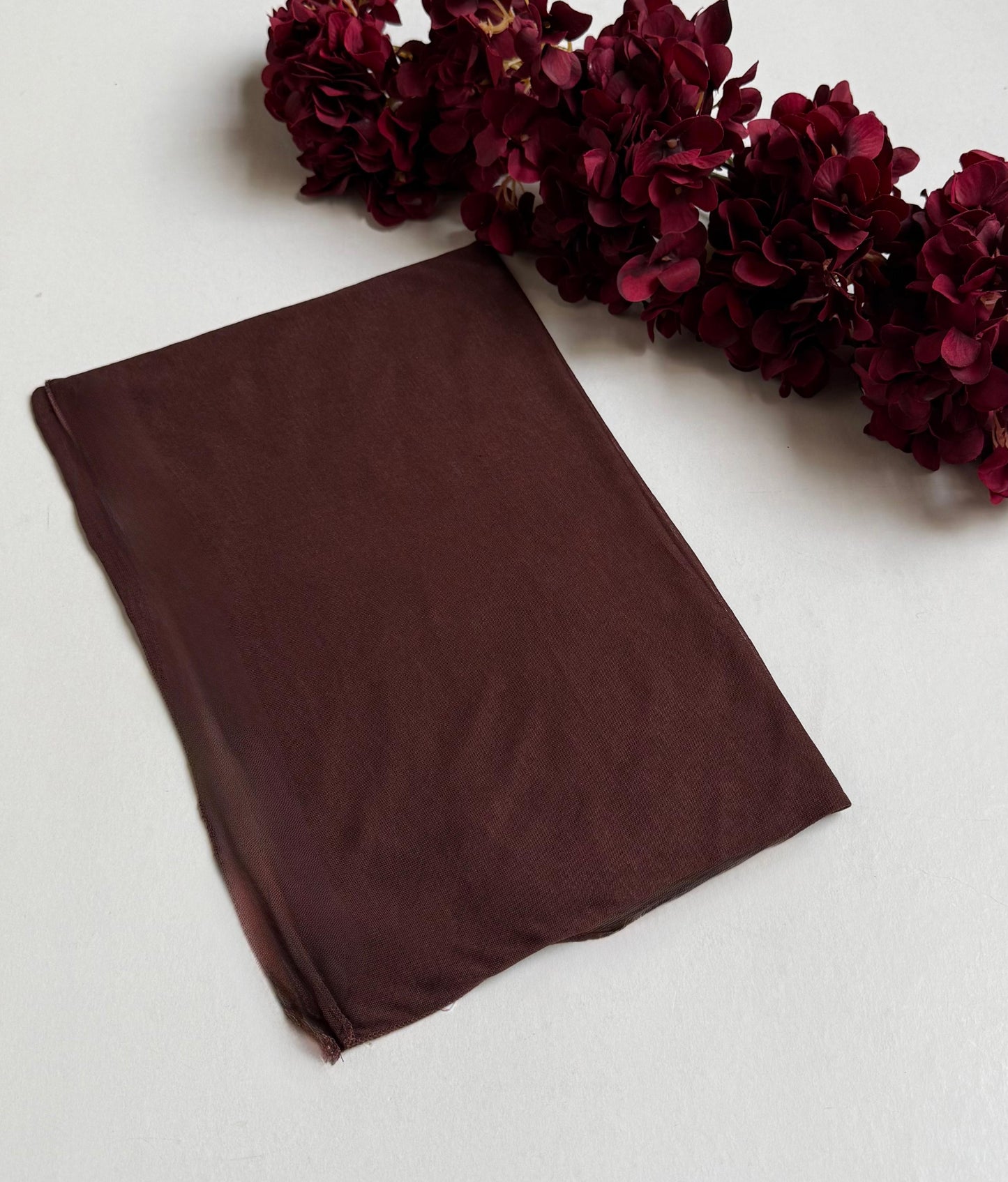Kuwaiti kleenex scarf