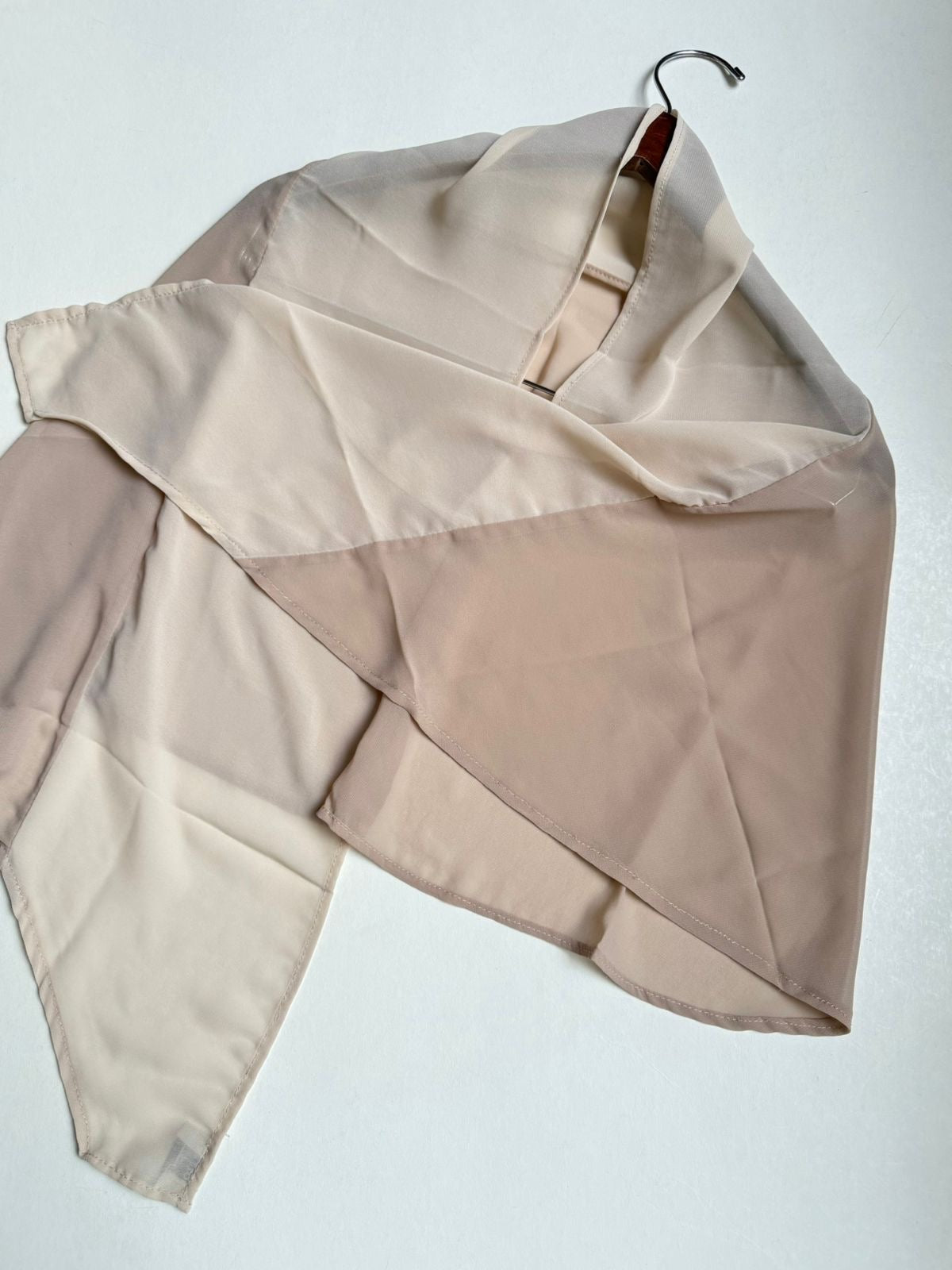 Duo Chiffon tuck’n scarf.