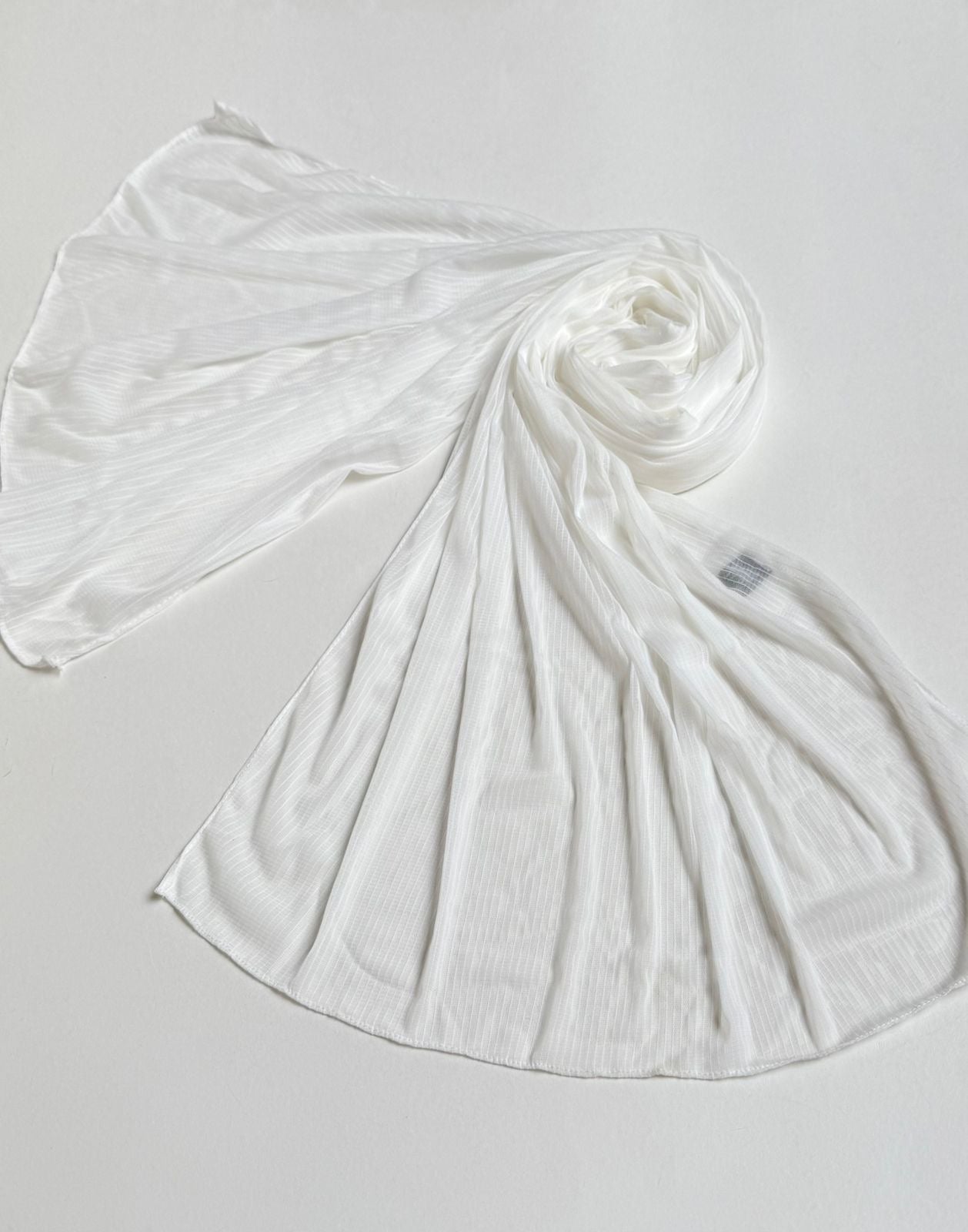 Amoura scarf