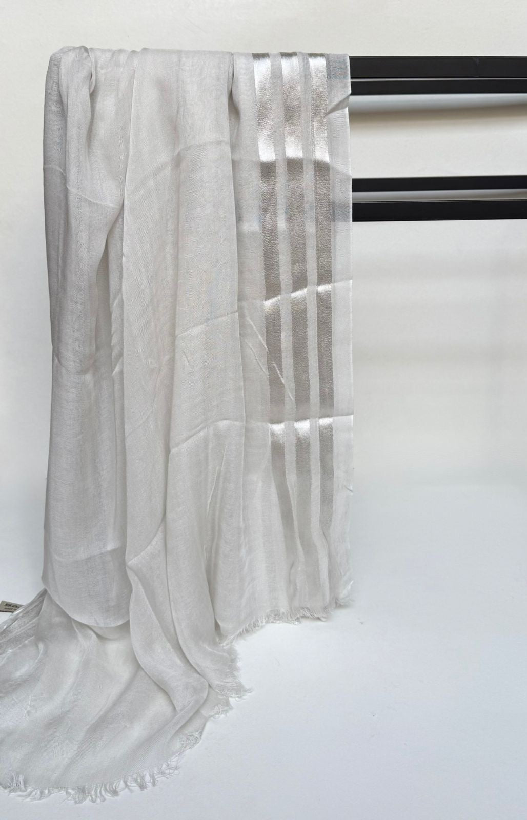 Lamina linen scarf