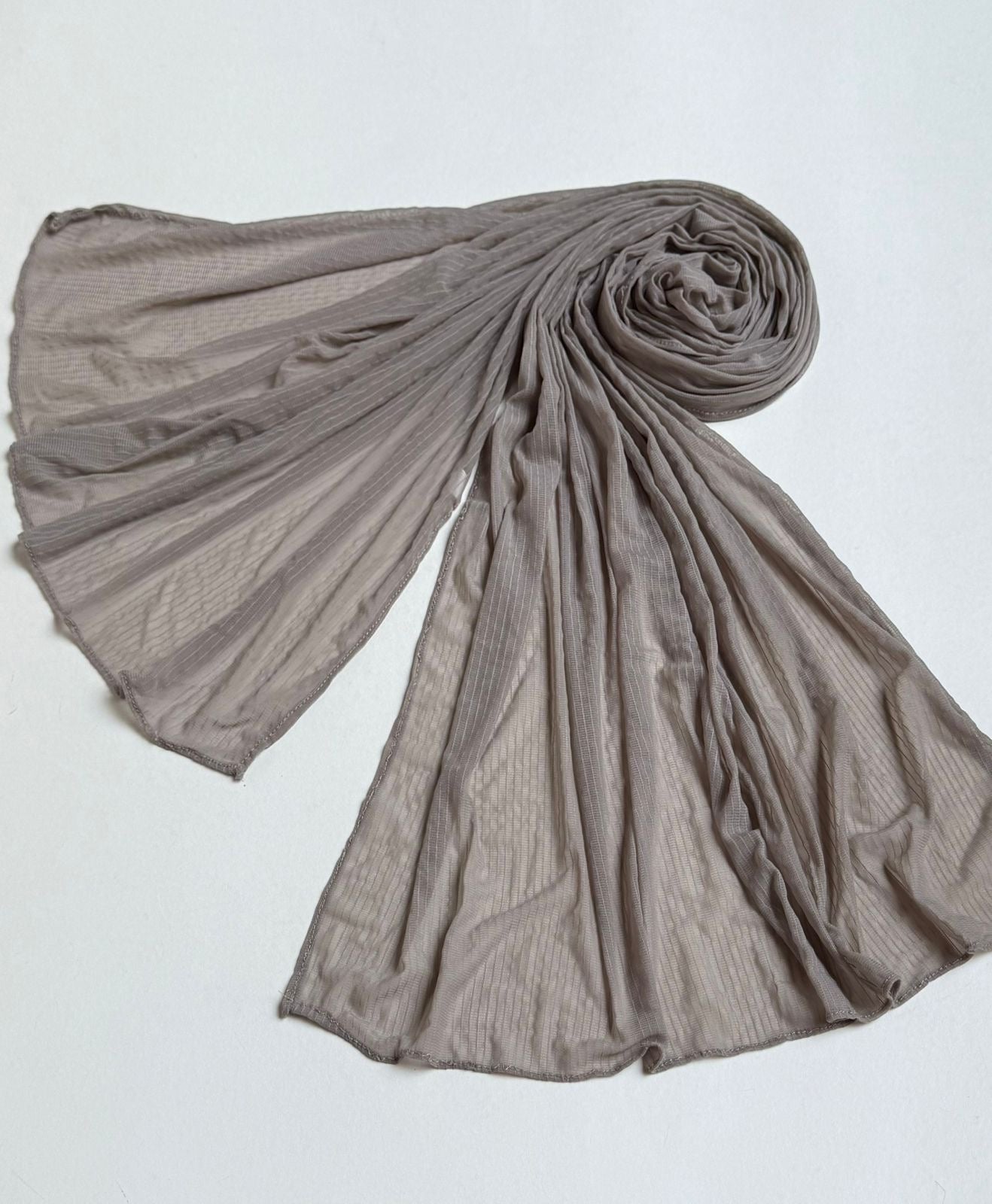 Amoura scarf