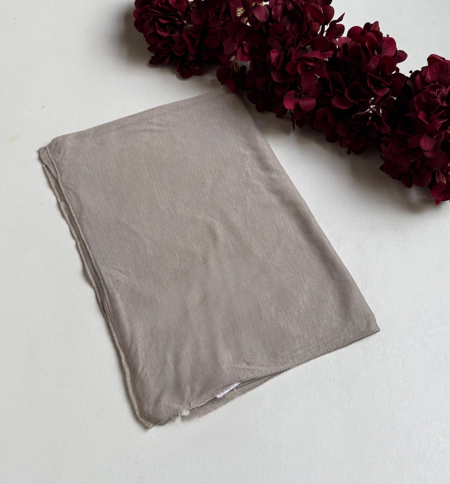 Kuwaiti kleenex scarf