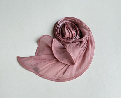 Alma tuck’n scarf.