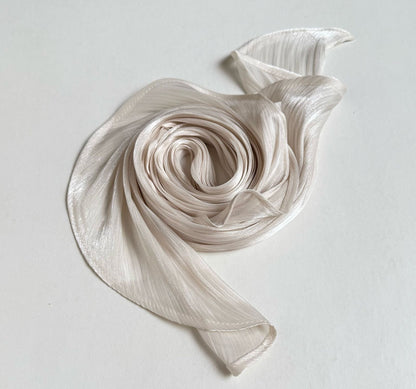 Alma tuck’n scarf.