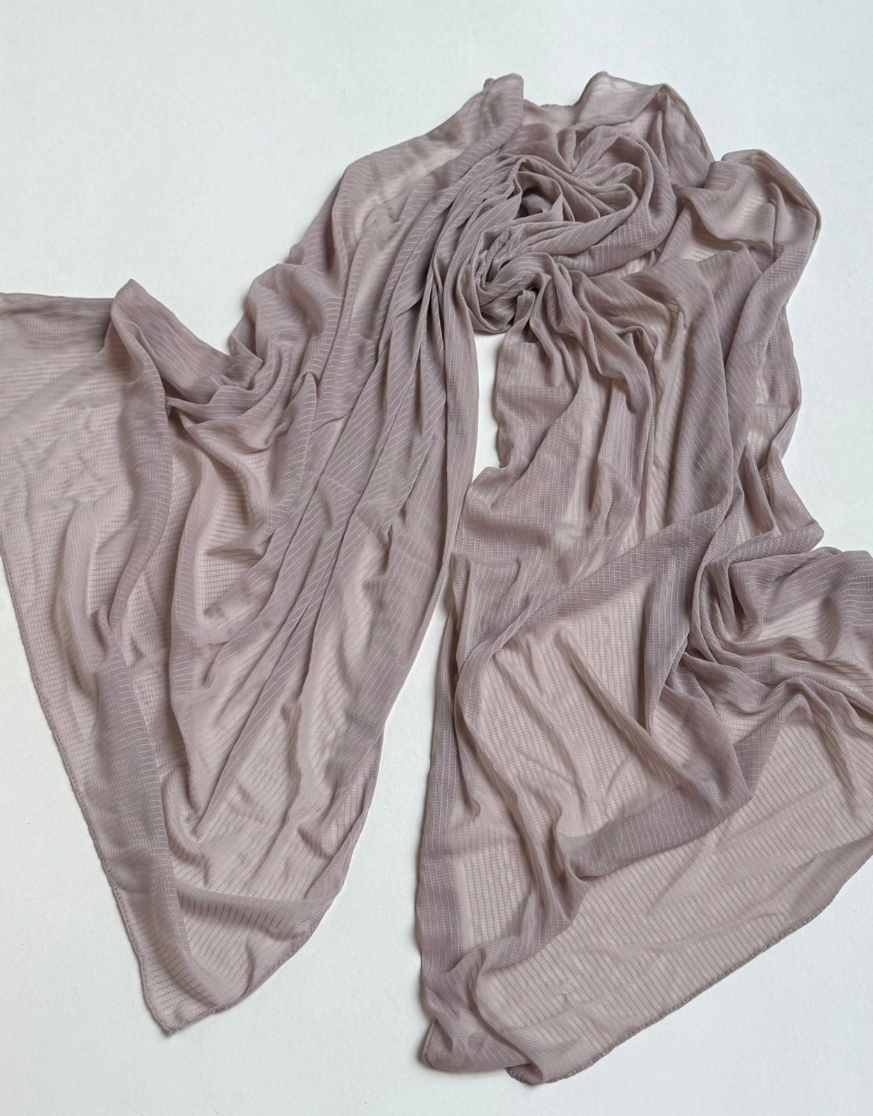 Amoura scarf