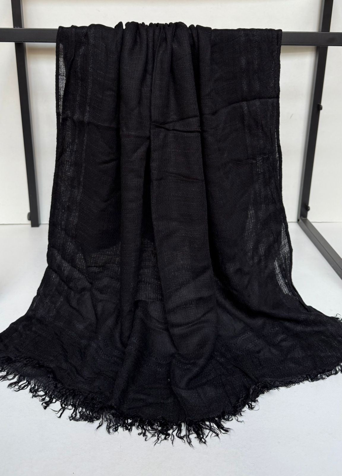 Sera linen scarf on