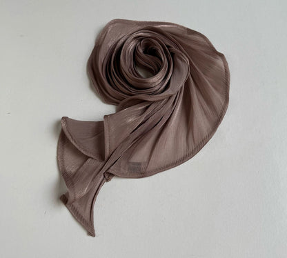 Alma tuck’n scarf.