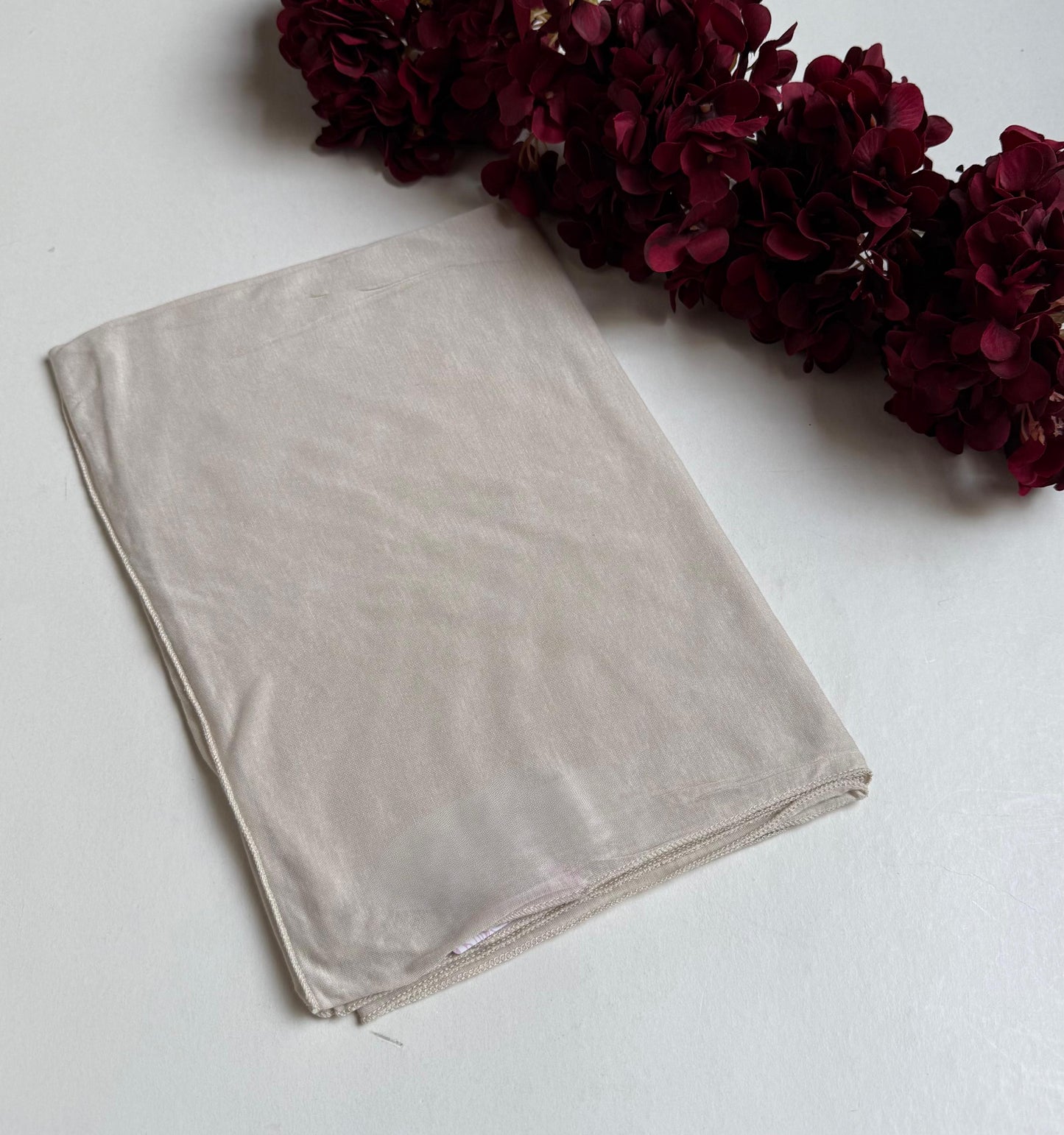 Kuwaiti kleenex scarf
