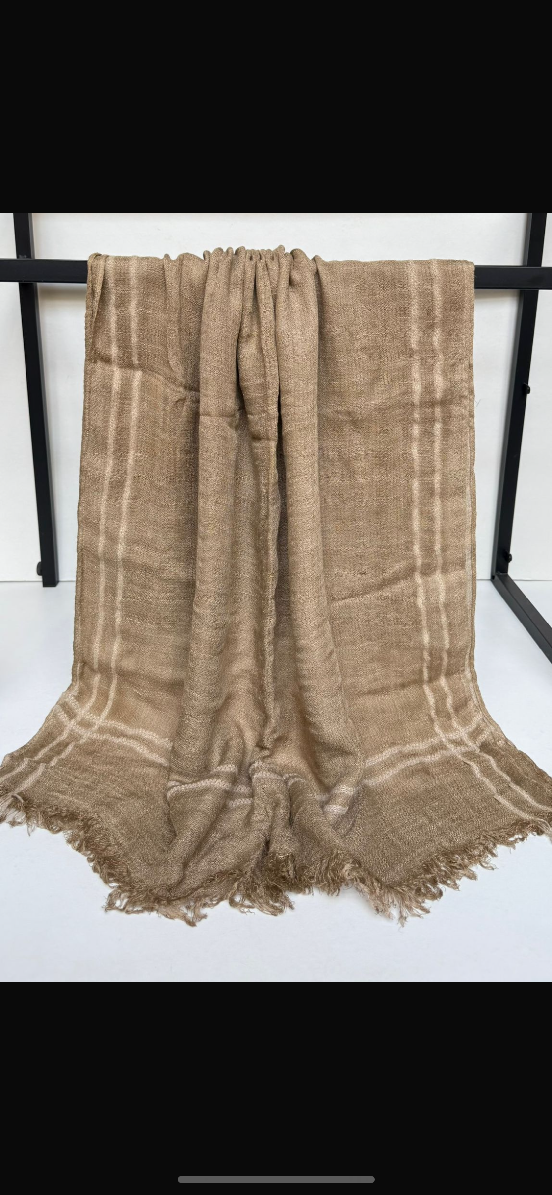 Sera linen scarf on