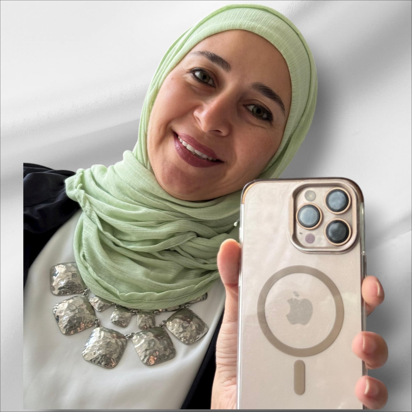 Lulwah tuck’n scarf