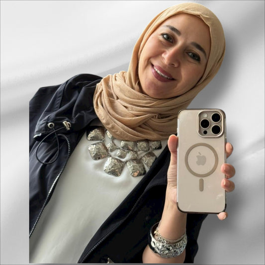 Lulwah tuck’n scarf