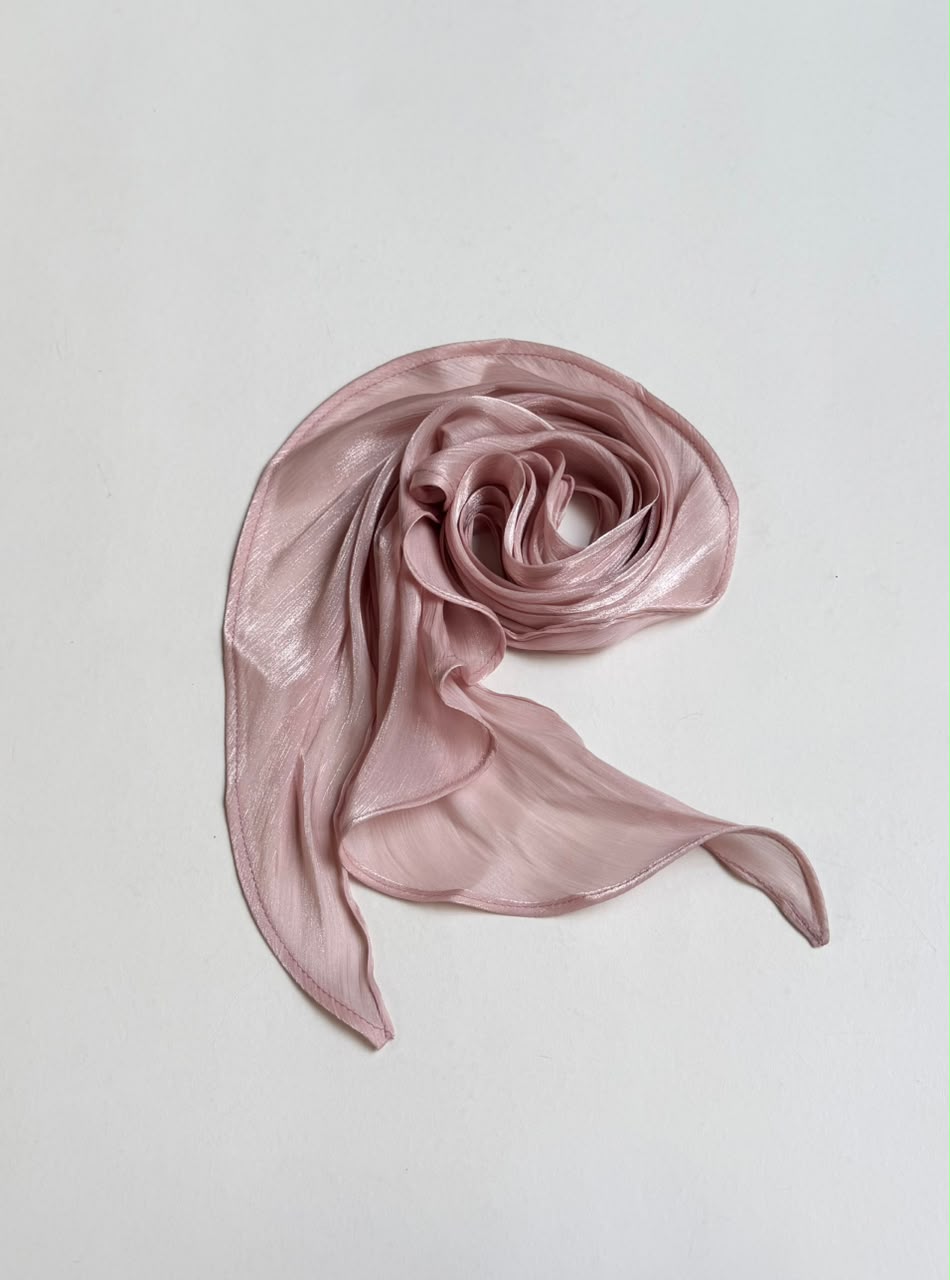 Alma tuck’n scarf.