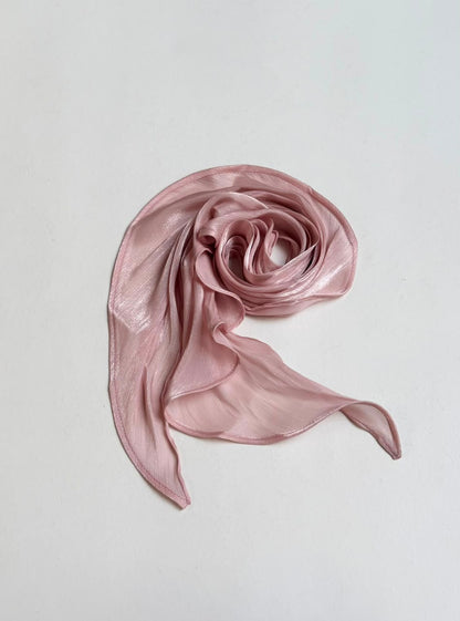 Alma tuck’n scarf.