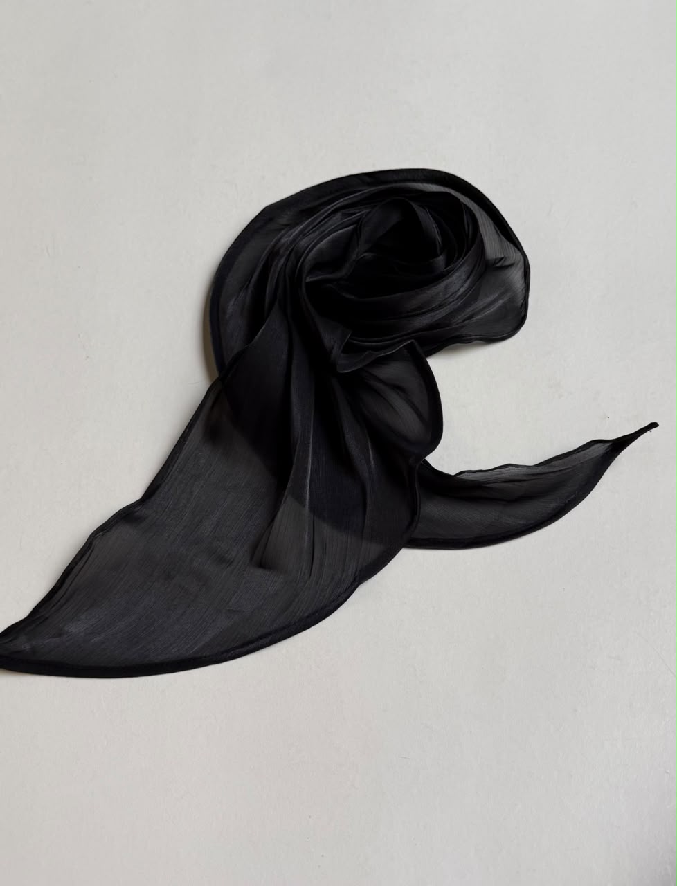 Alma tuck’n scarf.