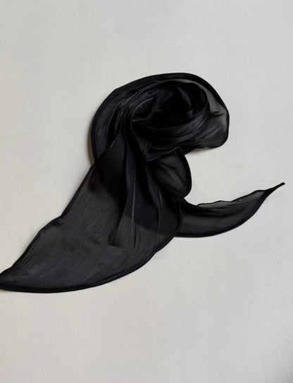 Alma tuck’n scarf.