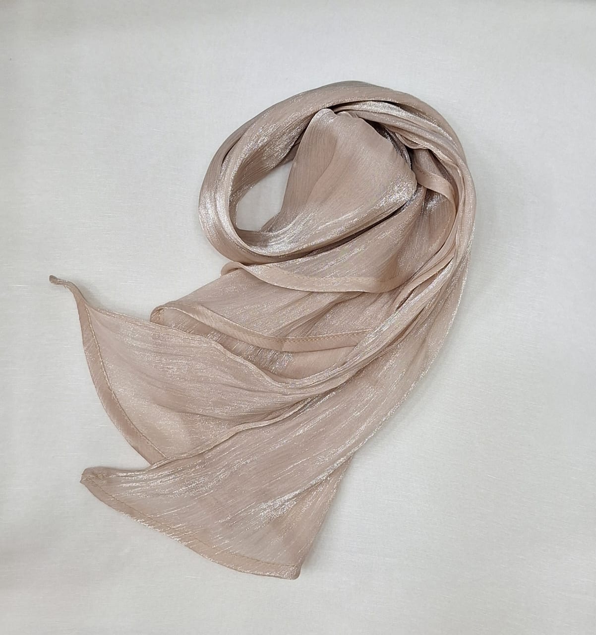Alma tuck’n scarf.