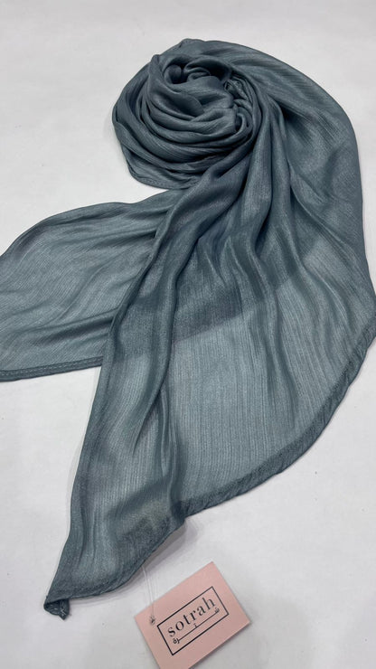 Hazel silk tuck'n