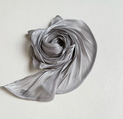 Alma tuck’n scarf.