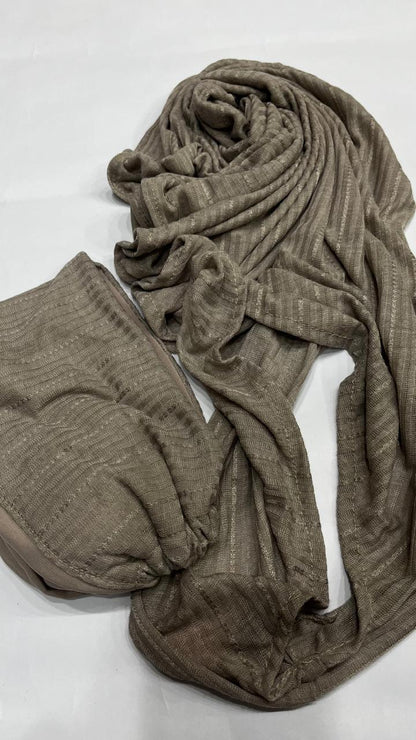 Kuwaiti twist scarf