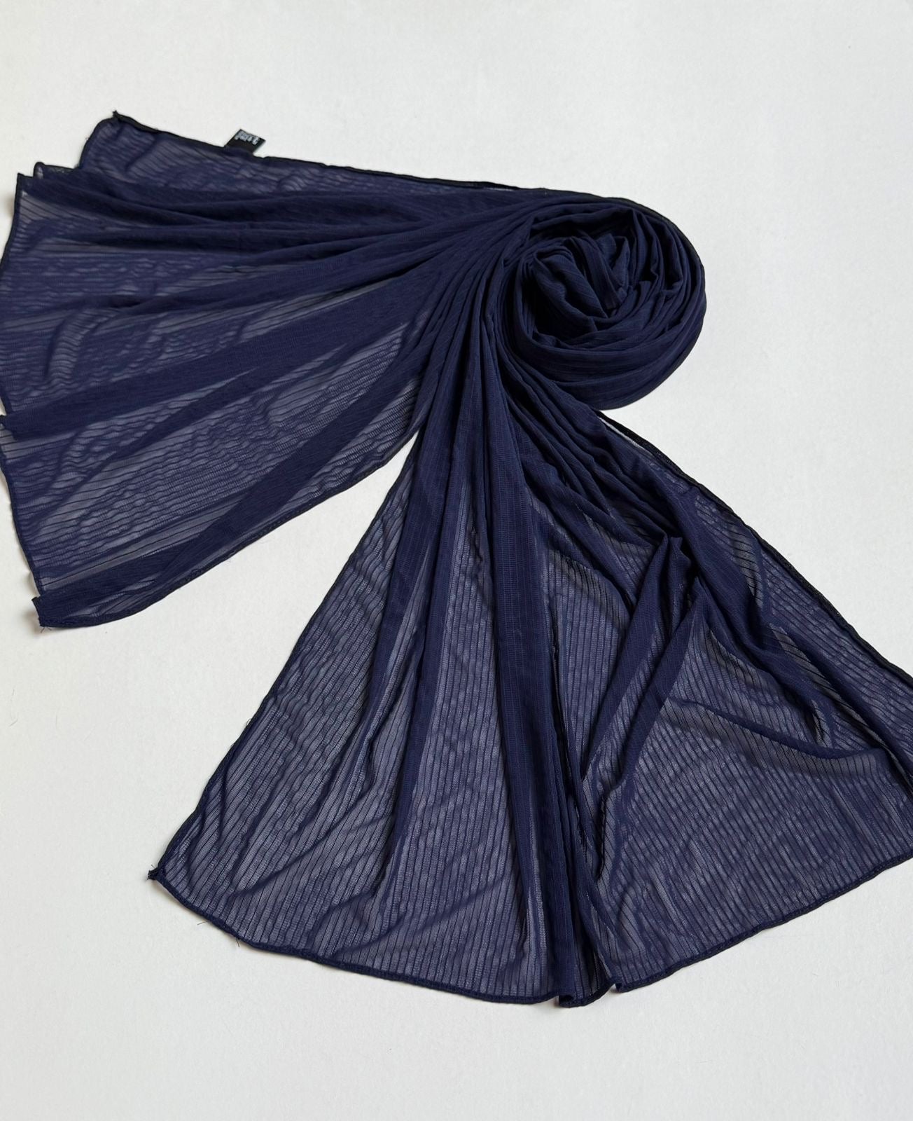 Amoura scarf