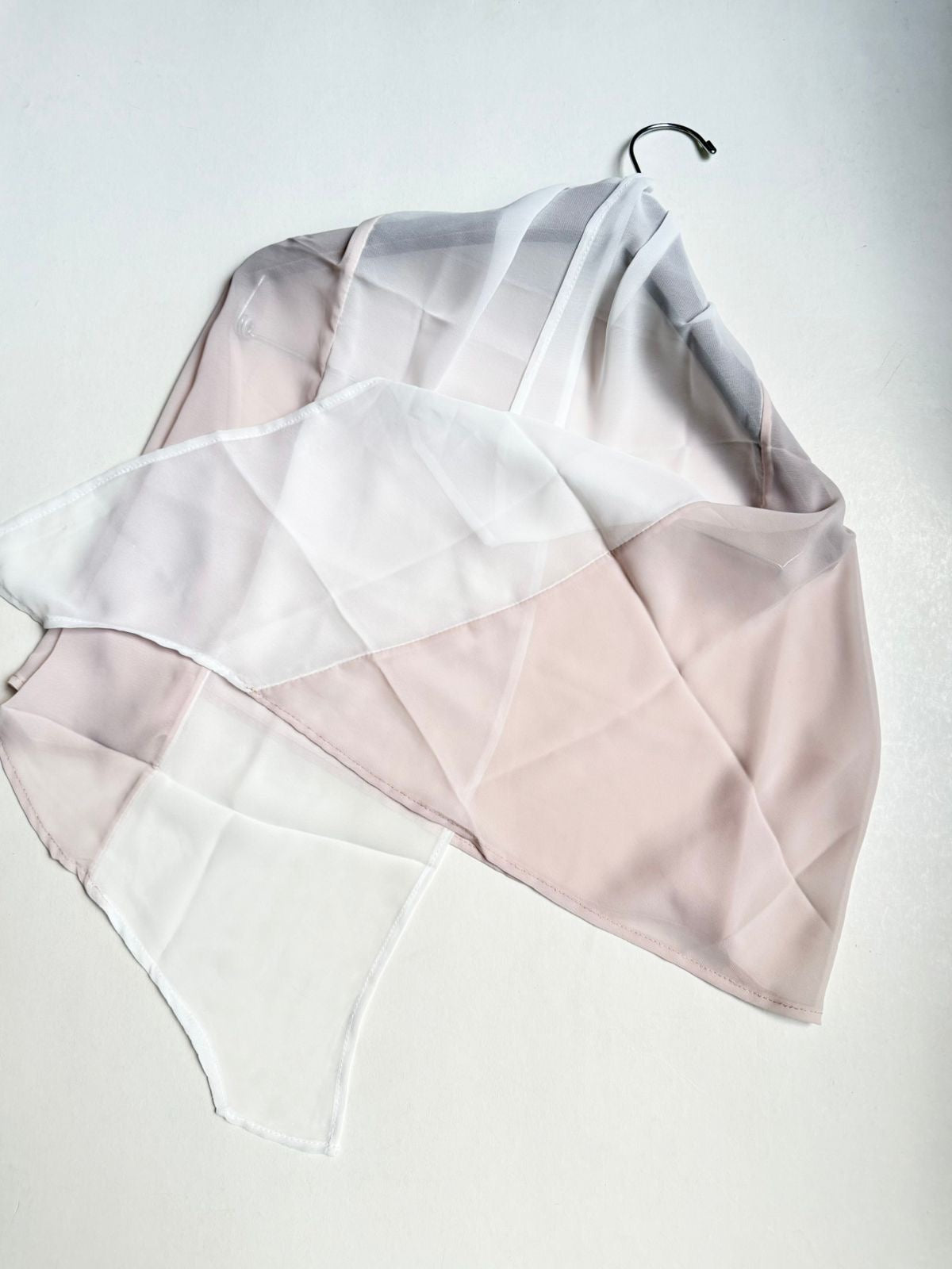 Duo Chiffon tuck’n scarf.