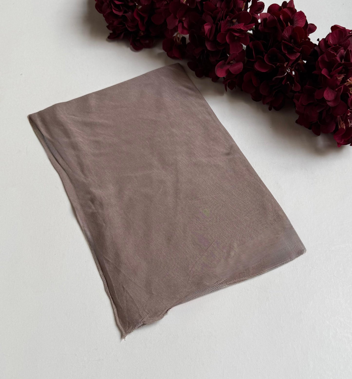 Kuwaiti kleenex scarf