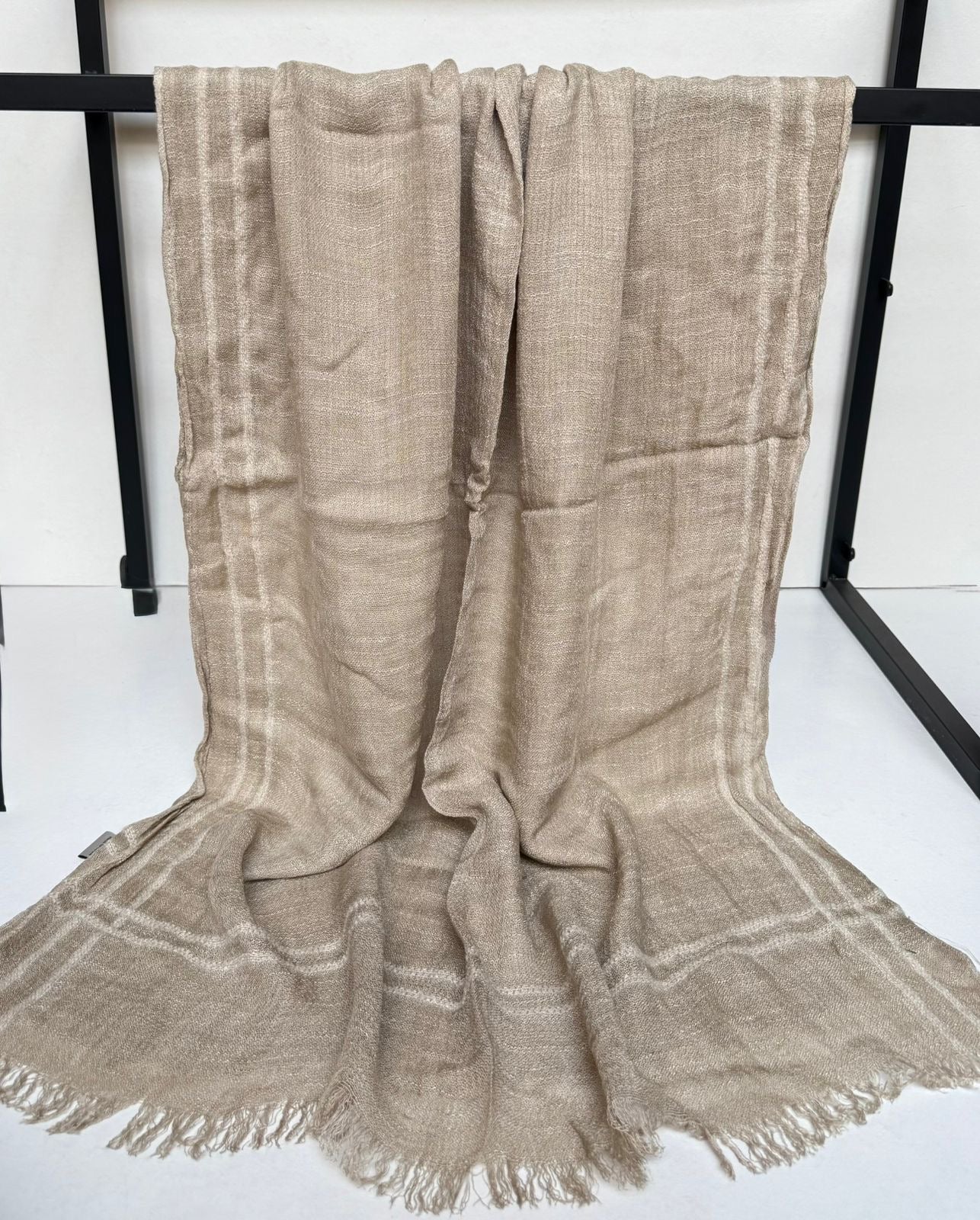 Sera linen scarf on