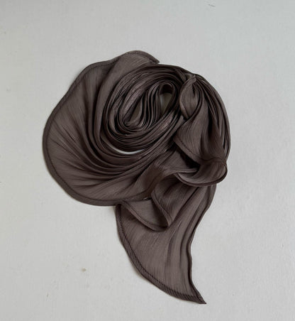 Alma tuck’n scarf.