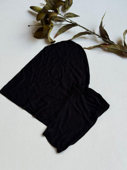 Full coverage bandana.