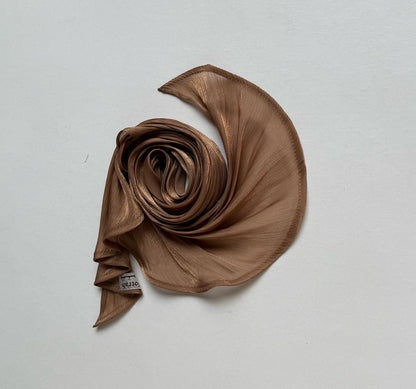 Alma tuck’n scarf.