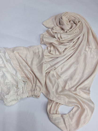 Kuwaiti twist scarf