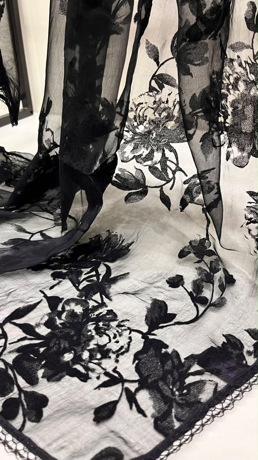 Black velvet scarf