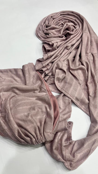 Kuwaiti twist scarf