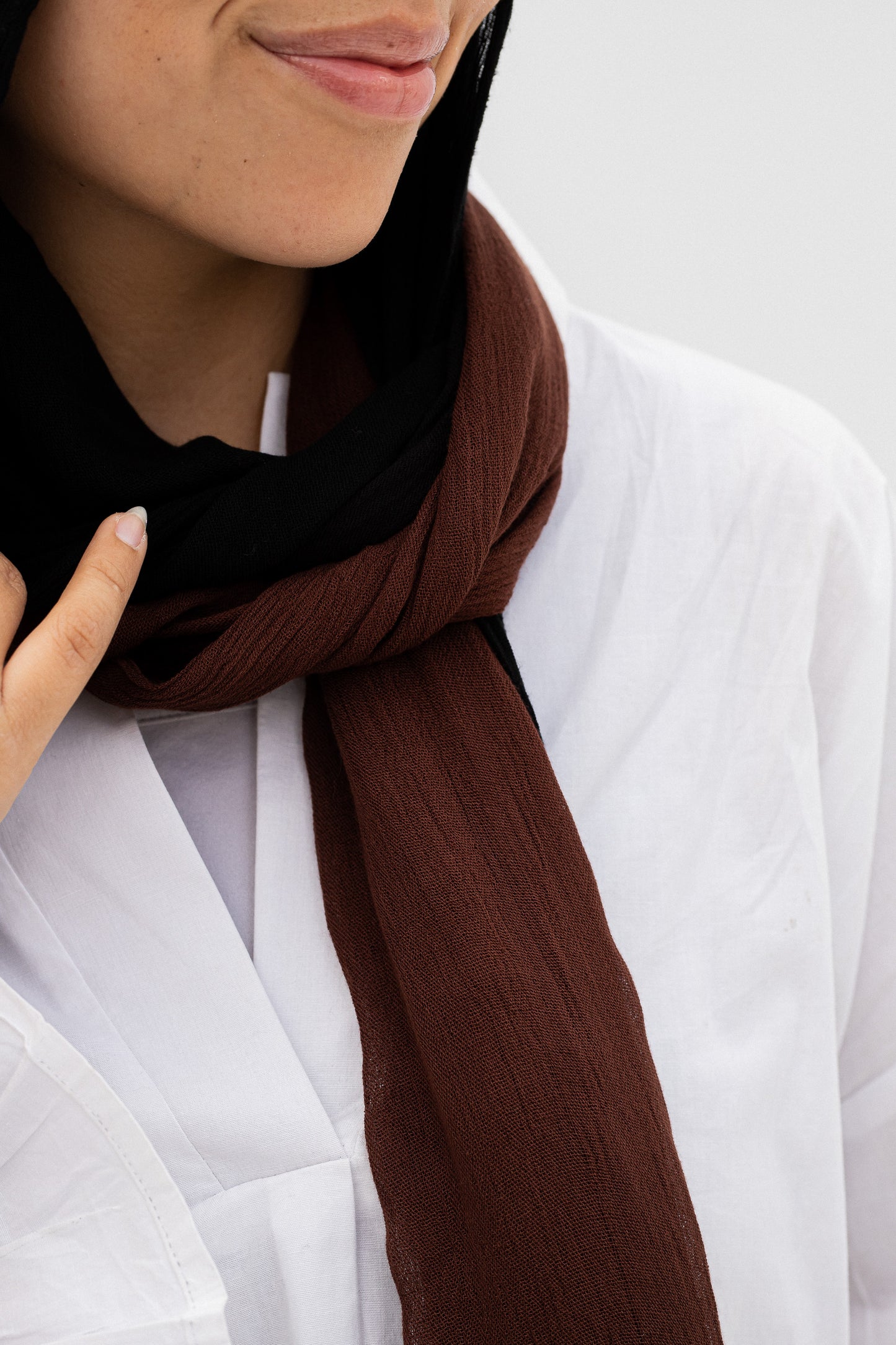Gradia scarf/brown&black