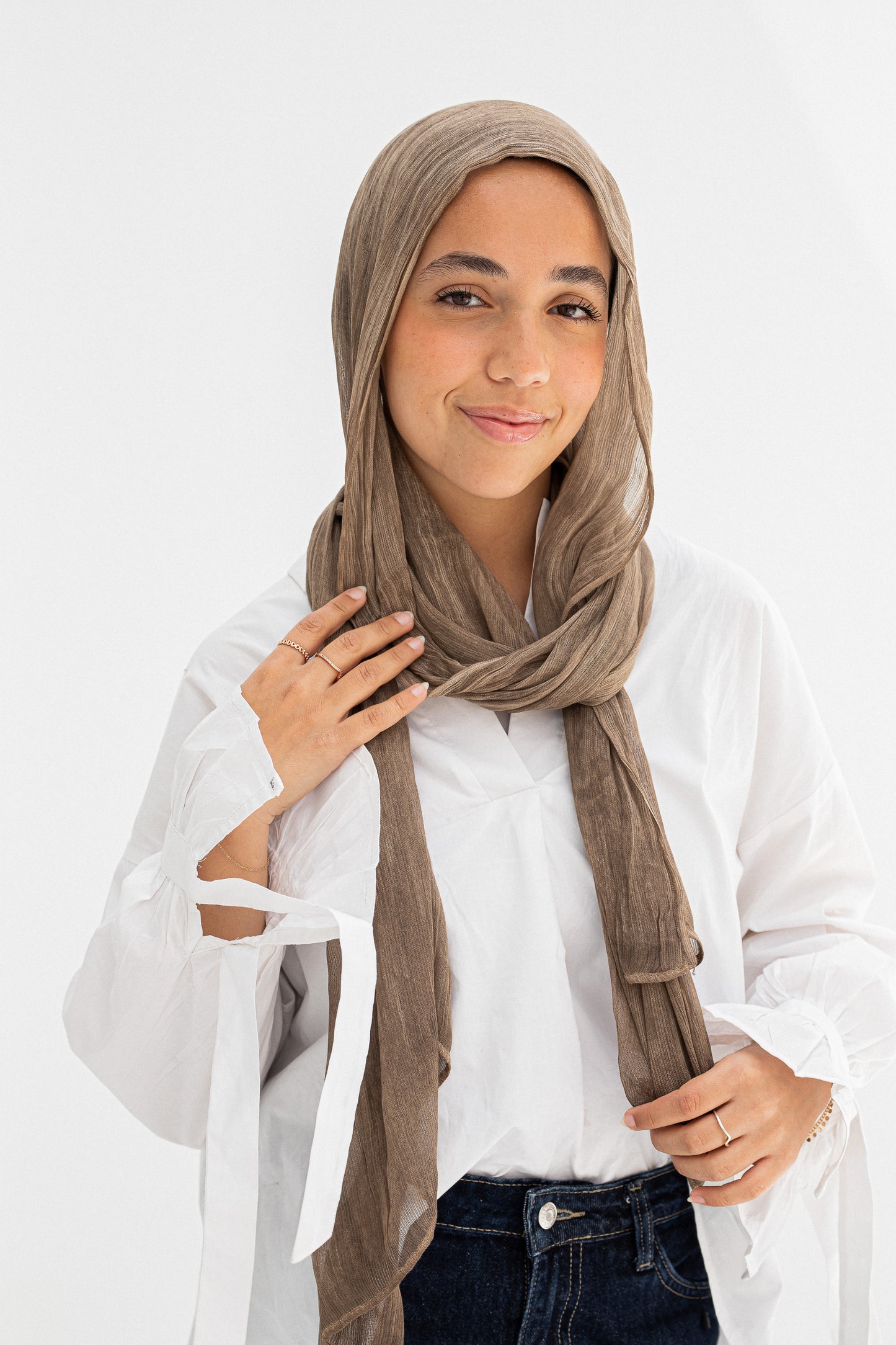 Brown Laluna scarf.