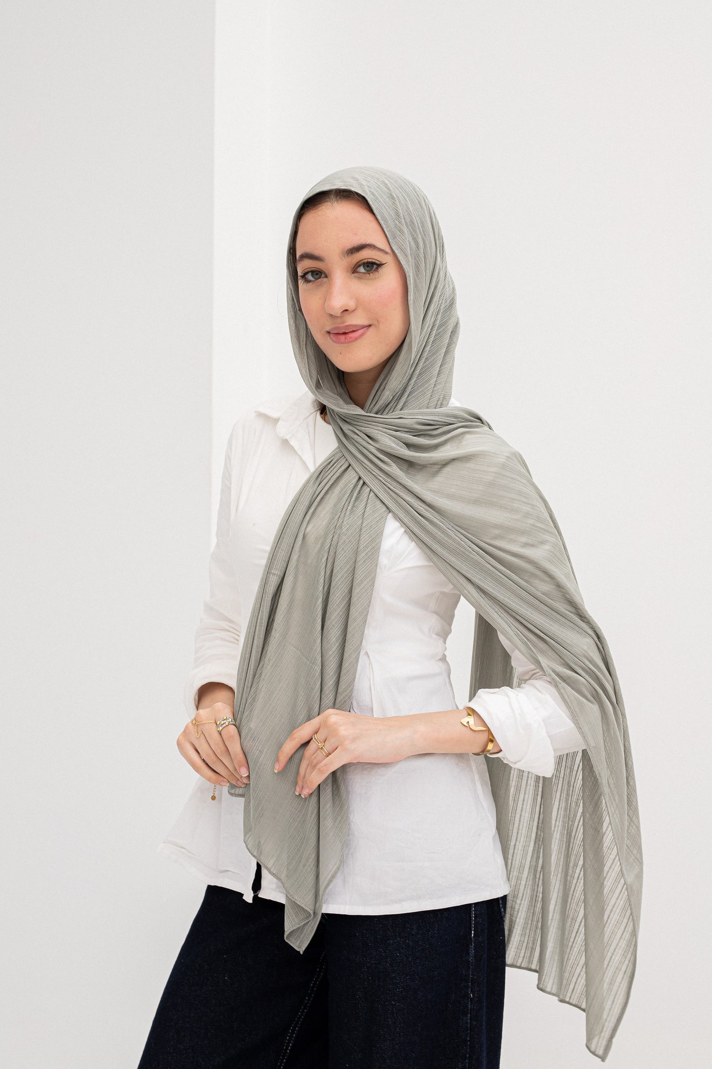 Olive lulwah scarf.