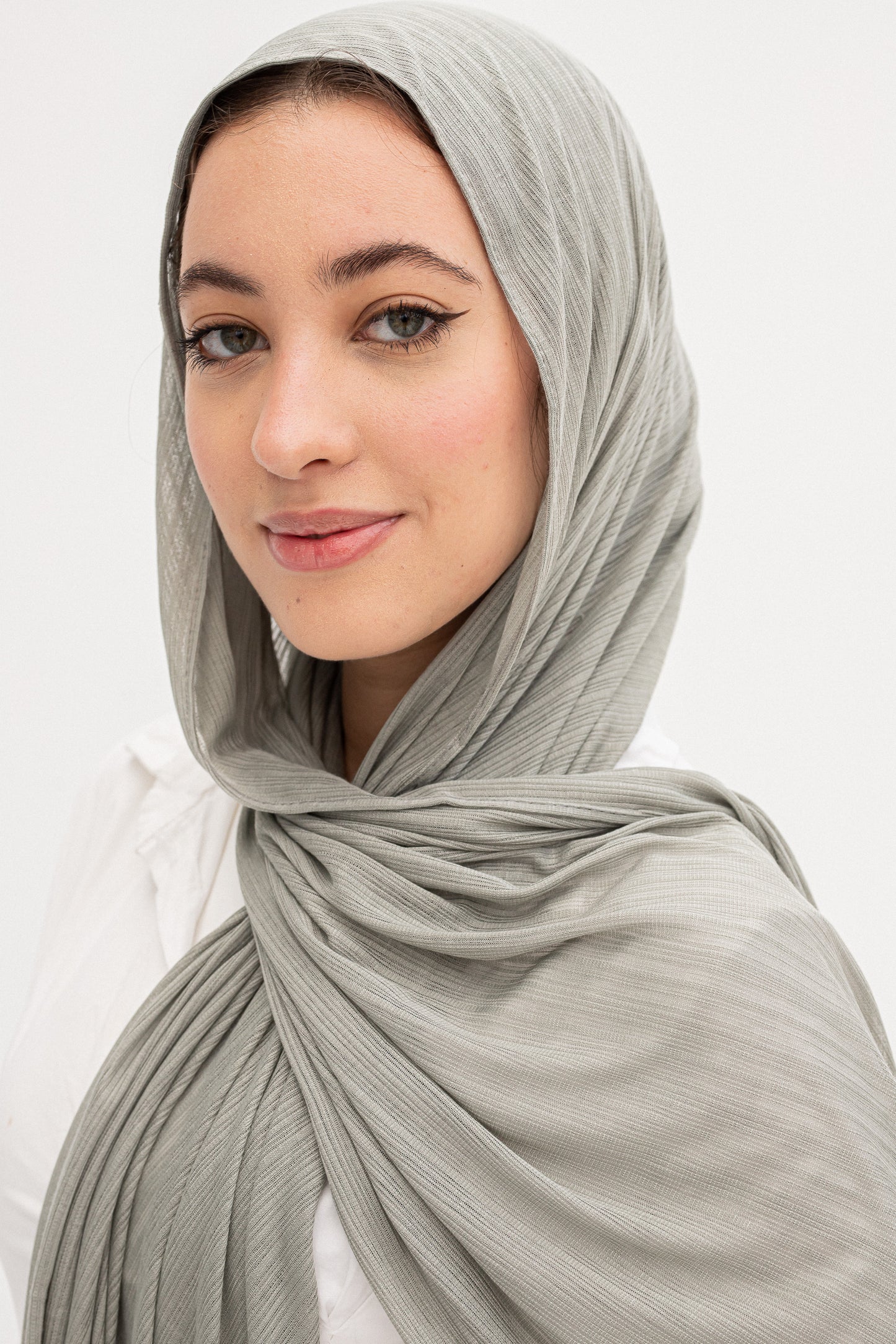Olive lulwah scarf.