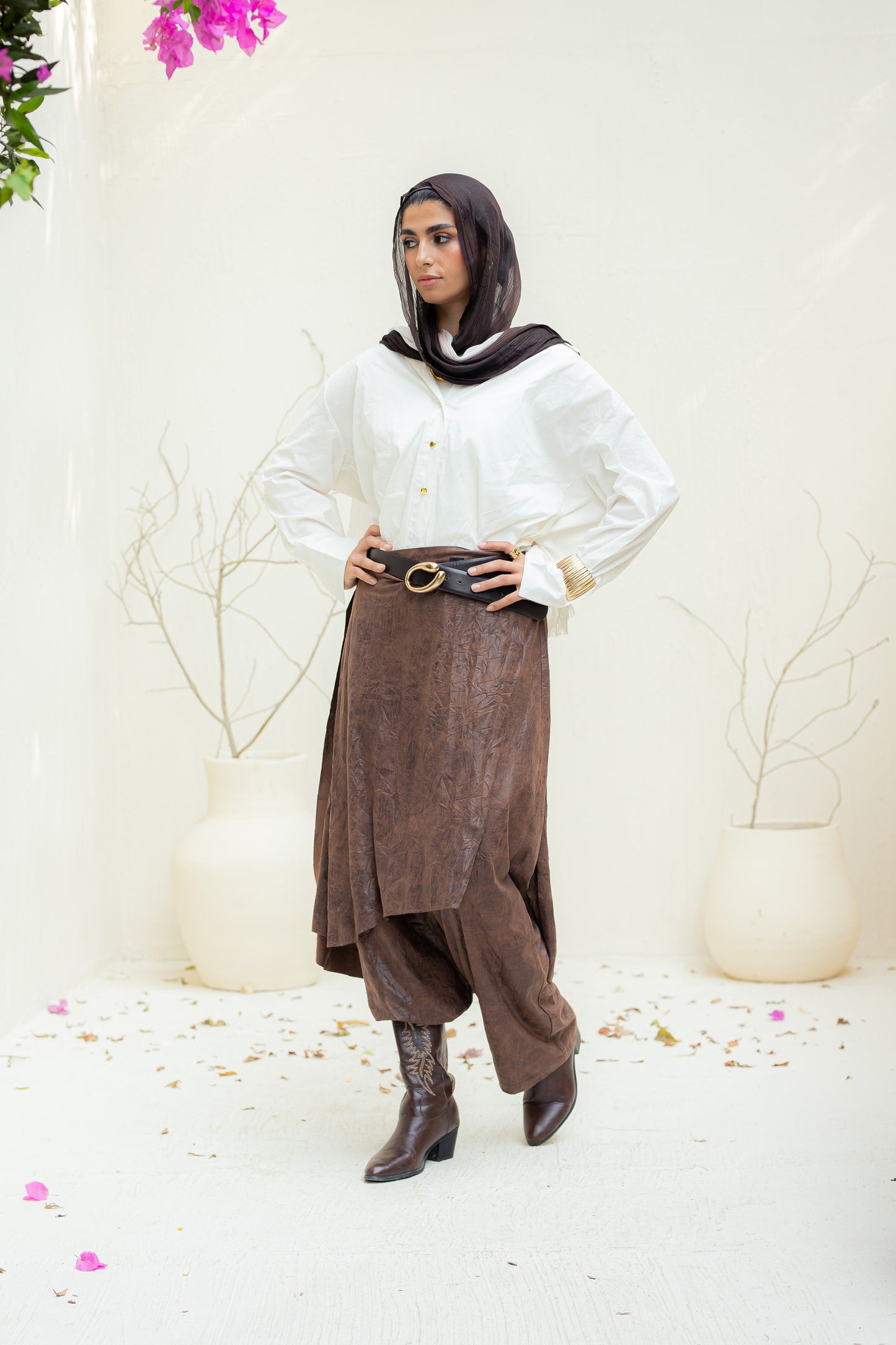 Crushed leather layered pants.