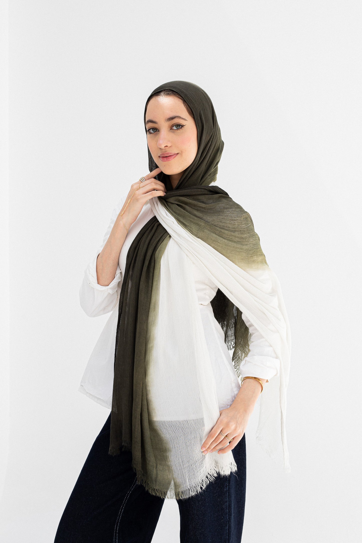Gradia scarf/olive&white