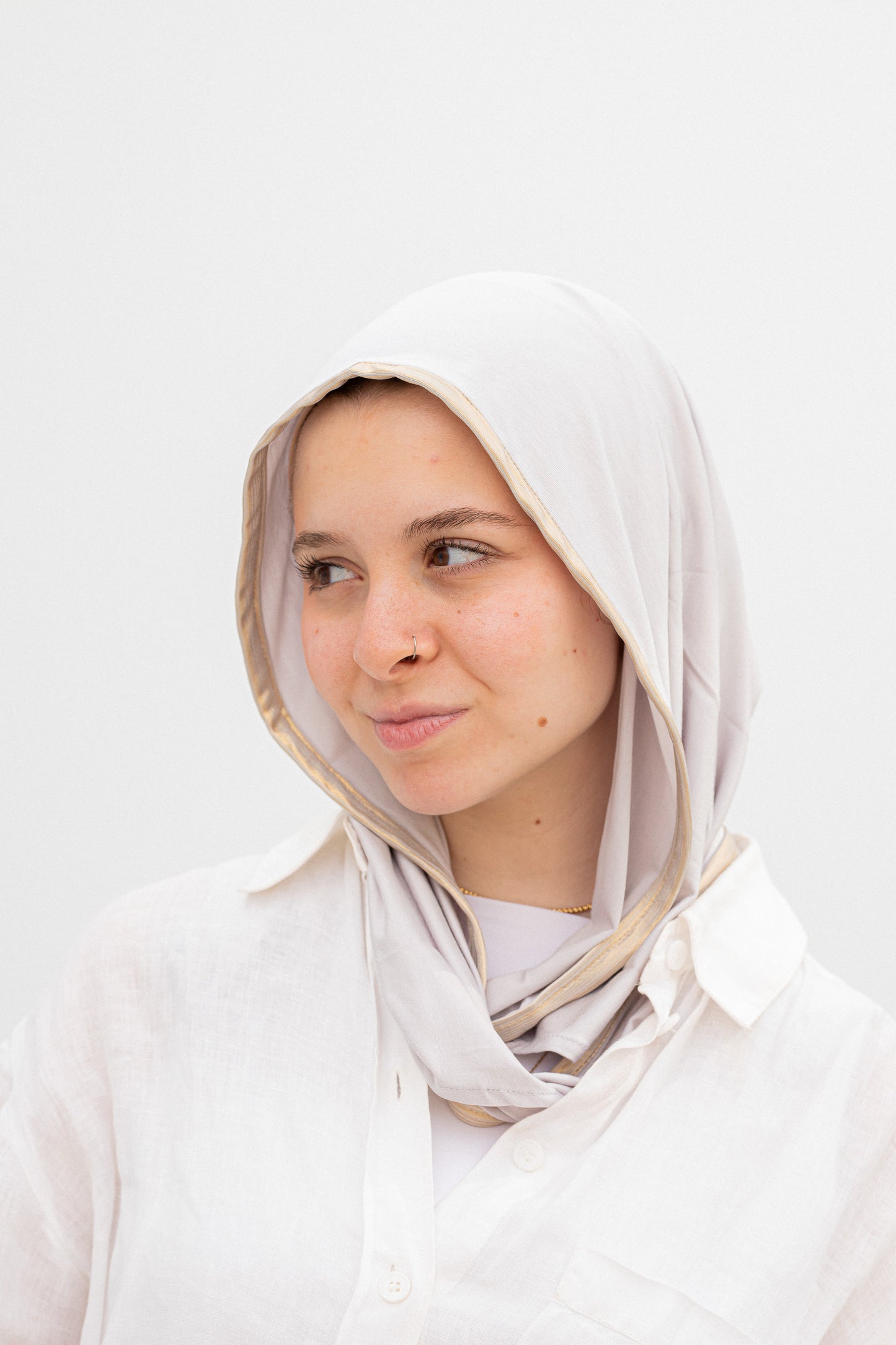 Grey/gold Shima scarf