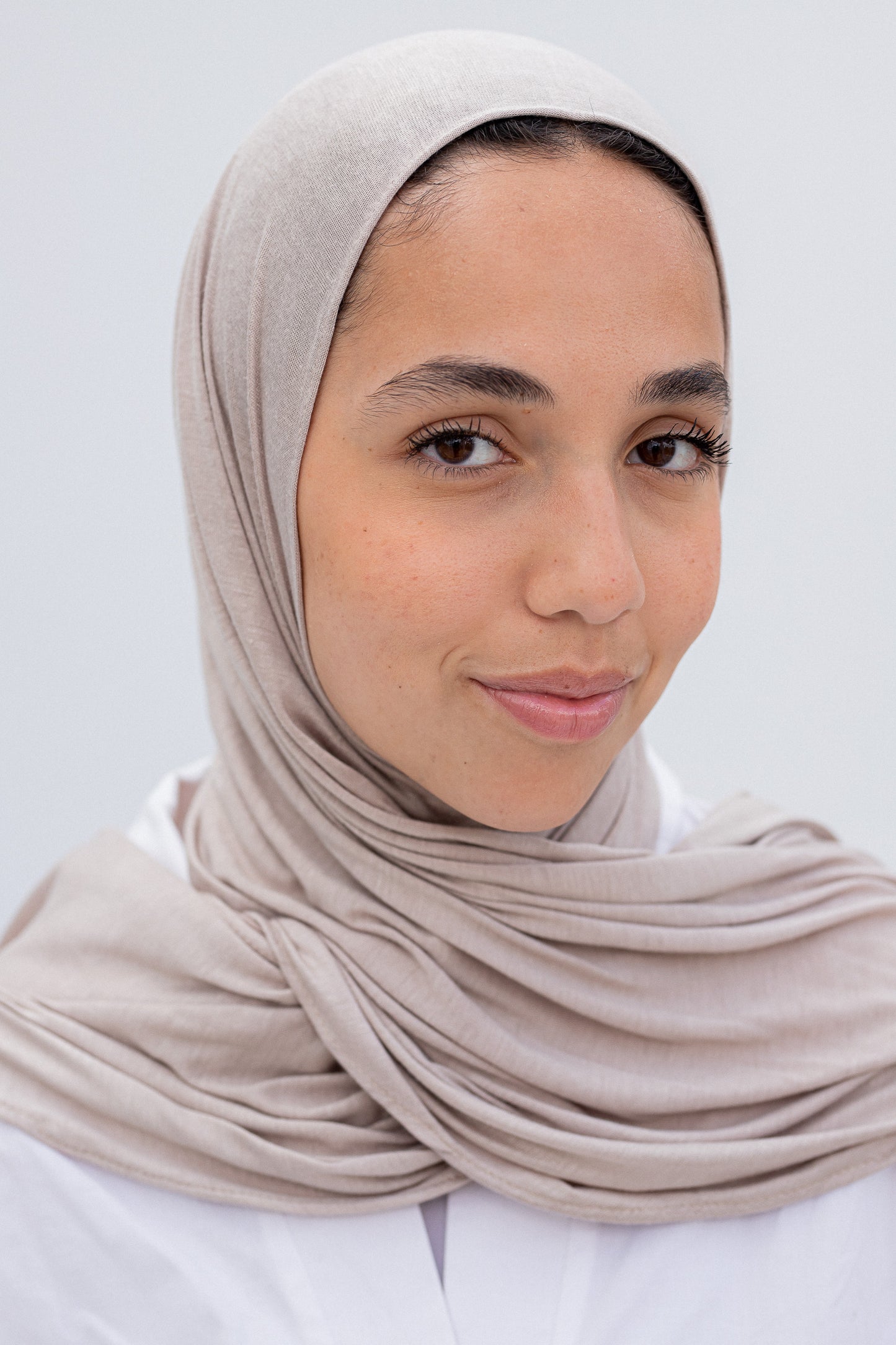 Greyish slipon scarf