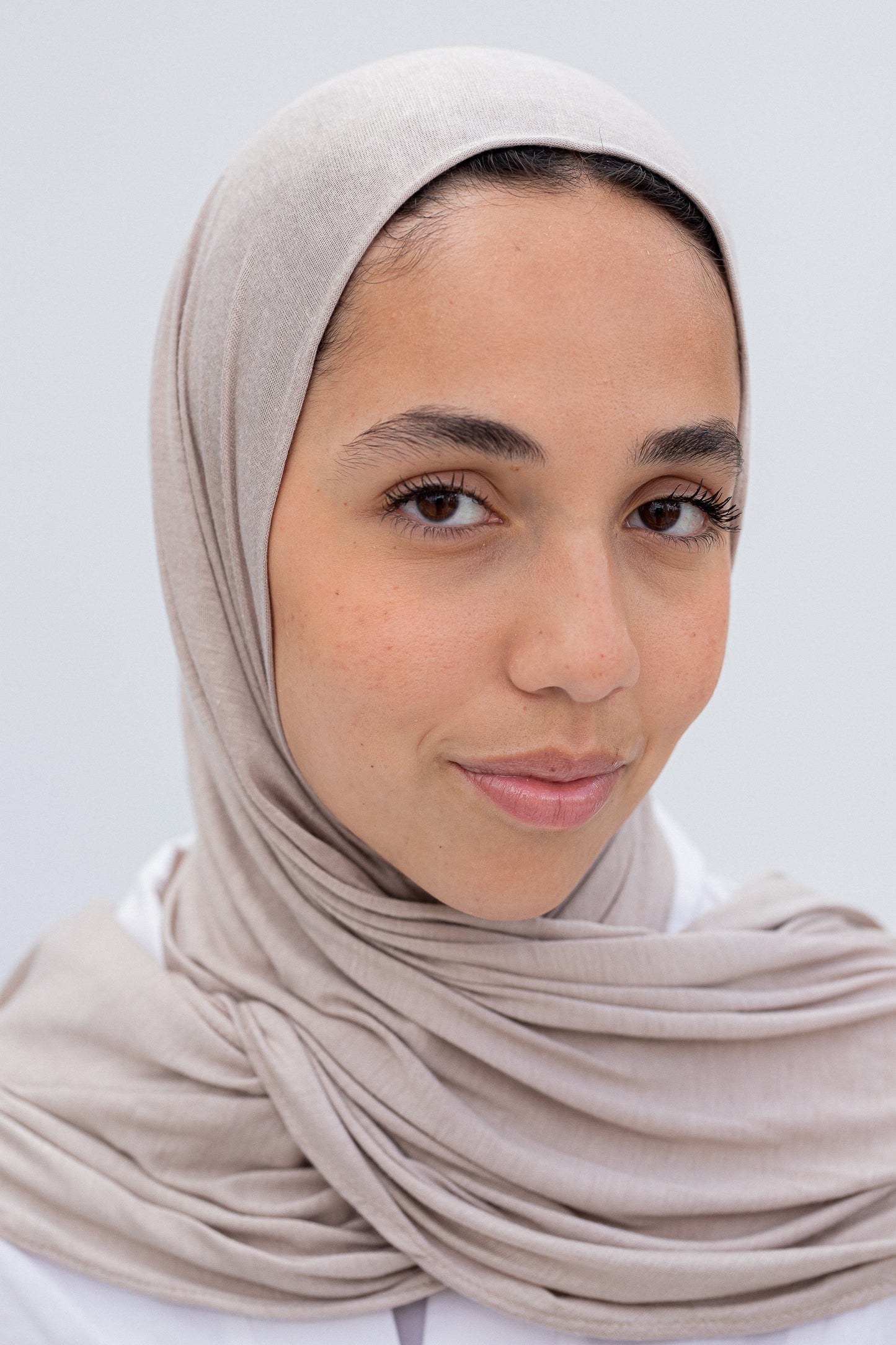 Greyish slipon scarf