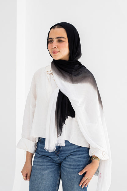 Gradia scarf/white&black